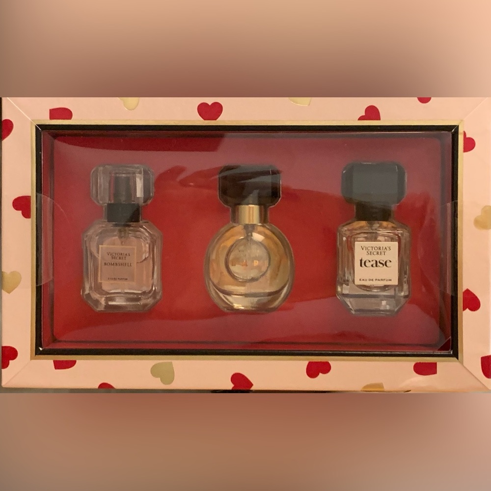 Victoria’s Secret 3-Piece Eau de Parfum Set: Bombshell, Bare, & Tease 7mL .25oz - Picture 6 of 8